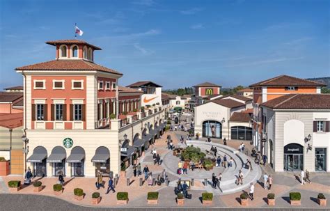 versace outlet serravalle|serravalle outlet store.